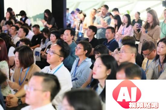 灵鹿未来AI设计平台暨行业大模型在深圳发布
