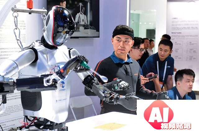 中国科学院院士鄂维南谈AI发展新路径与挑战