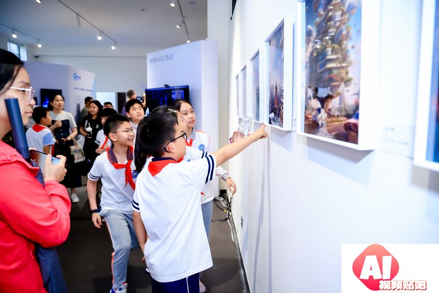 上海首届青少年AIGC创新艺术展开幕，科技与艺术融合无限想象
